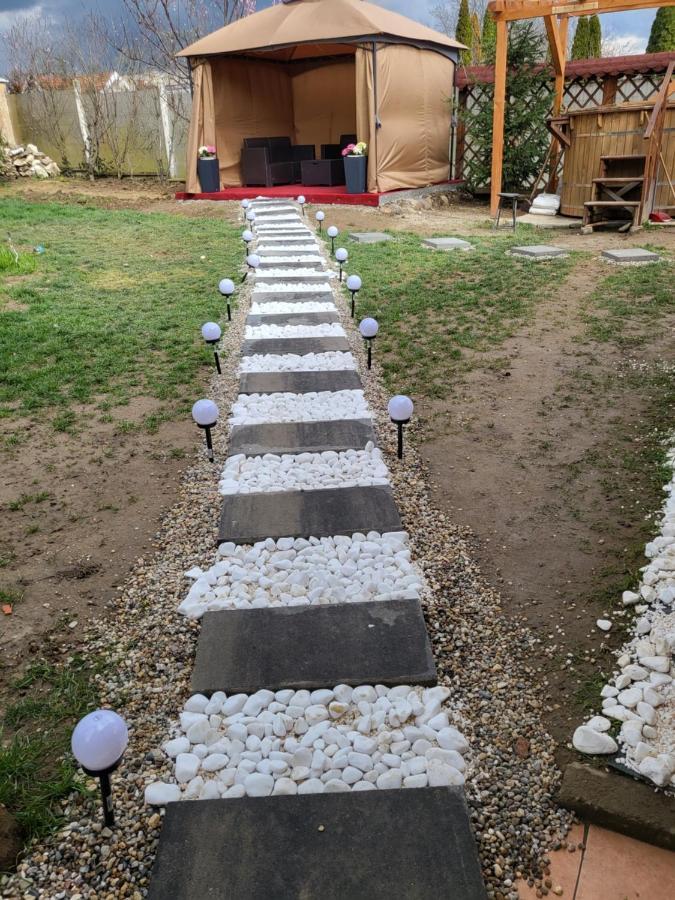 Vila Ana Cu Terasa Gratar Si Jacuzzi Villa Satu Mare Dış mekan fotoğraf